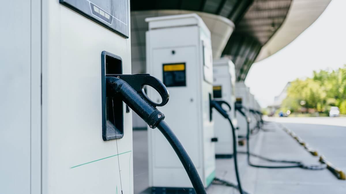 E-Autos laden Bundesregierung Elektroautos Elektromobilität Ladesäule