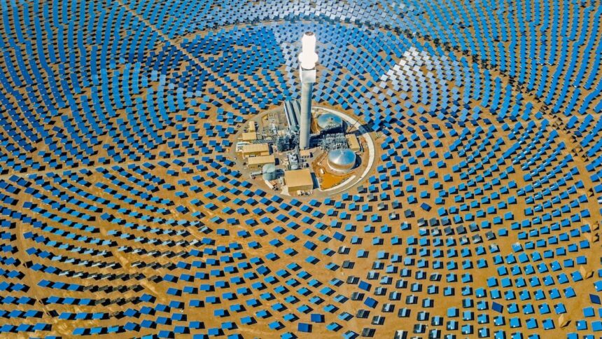 Solarenergie ultra-schwarze Nanonadeln Solarturm Energiewende