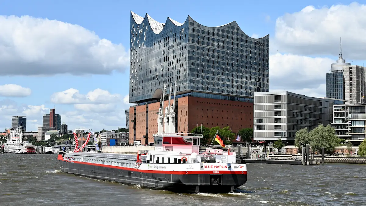 CO2 Binnenschifffahrt Solar-Frachtschiff