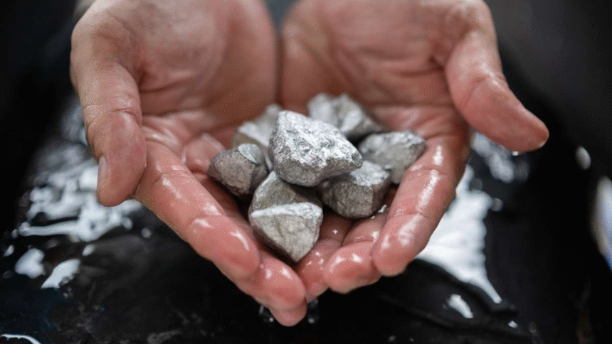 Hände Seltene Erden Mineralien Steine Rohstoffe