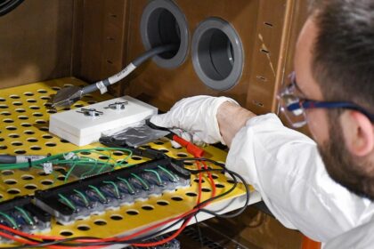 natrium-ionen-batterie holz lithium lignin