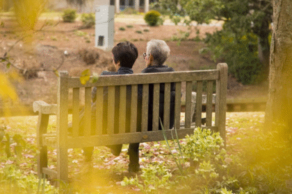 Rentner Lebenserwartung Bank Park alter Mann Frau Paar