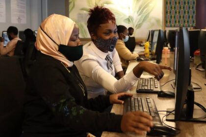 Meta KI-Brille Afrika Bilder Videos Facebook Mark Zuckerberg