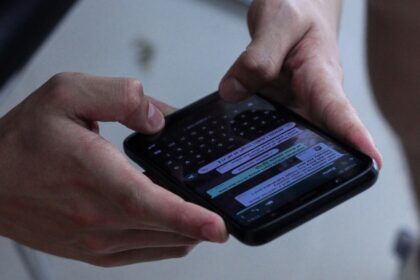 WhatsApp Nummer gespeichert Messenger Chat