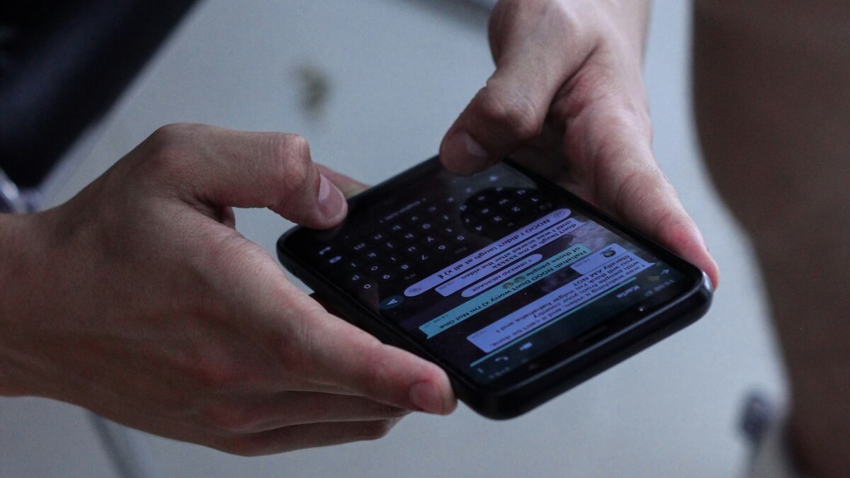 WhatsApp Nummer gespeichert Messenger Chat