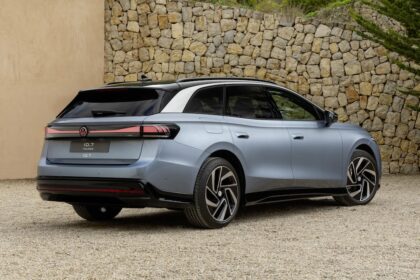 mehr Elektroautos als Benziner März 2026 Neuzulassungen