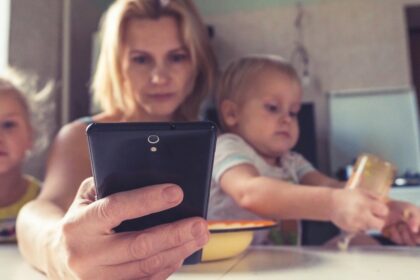 Eltern Smartphones Bindung Kinder Was ist Technoference