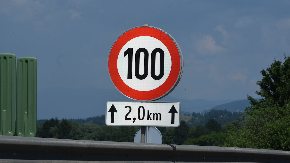 Tempo Auto Satellit EU Tempolimit Drosselung