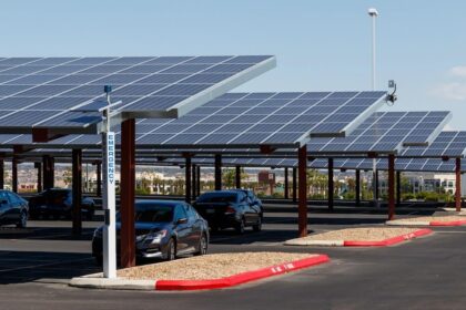 Solar Parkplatz Frankreich Europa Elektroautos E-Autos Solaranlage Parkplätze