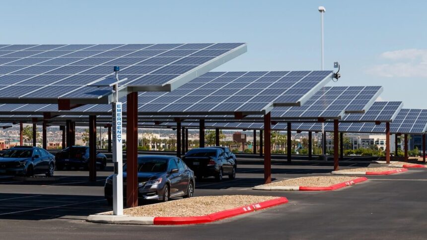 Solar Parkplatz Frankreich Europa Elektroautos E-Autos Solaranlage Parkplätze