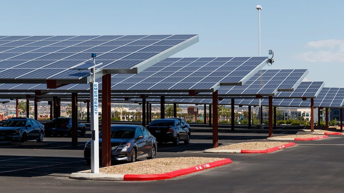 Solar Parkplatz Frankreich Europa Elektroautos E-Autos Solaranlage Parkplätze