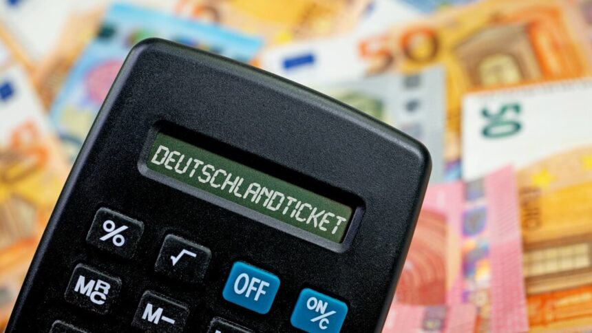 Deutschlandticket Preiserhöhung Tankrabatt Geldverschwendung Kritik DUH